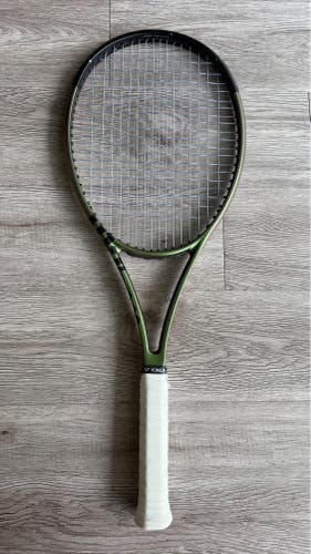 Wilson Blade 98 V8 (16X19) | Gripsize 4 3/8 | Great Condition