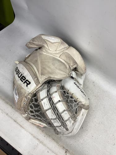 Used Bauer SUPREME Senior Goalie Catcher White 11851-S000049698
