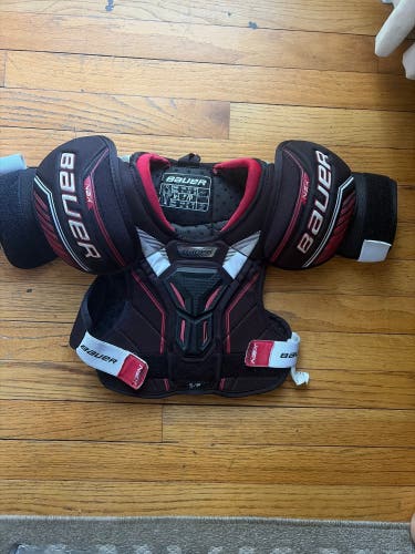Small Junior Bauer NSX Shoulder Pads (Used)