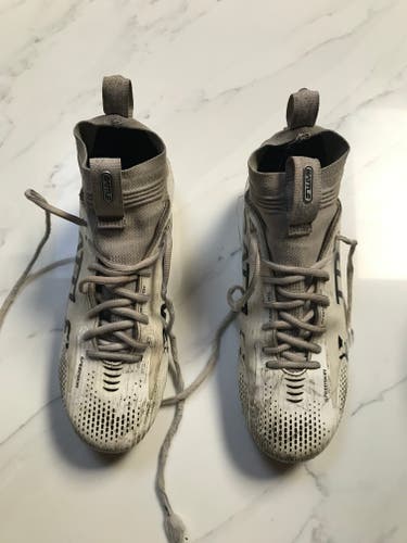 Battle football cleats size 8.5