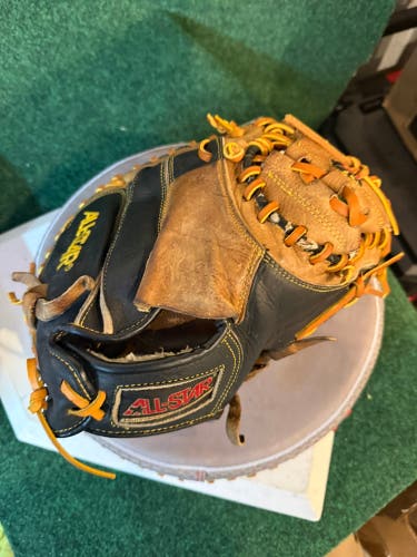 All Star CM3030 RH Catcher's Glove 32.5" (Used)