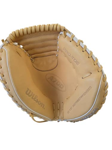 Used Wilson A700 BB/SB Catchers RH Throw None 32 1/2" 11450-S000527725
