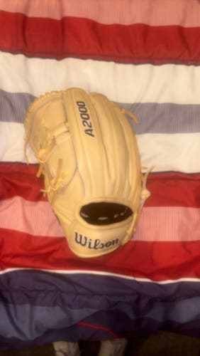 Wilson A2000 LH Pitcher's Baseball Glove 12" (Used)