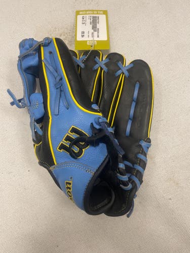 Used Wilson A550 BB/SB Glove RH Throw Royal Blue 11" 11490-S000277037