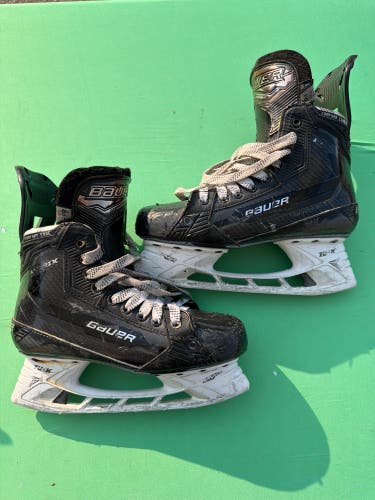 Intermediate Bauer S22 Supreme Matrix (SMU) Hockey Skates 6.5 (Used)