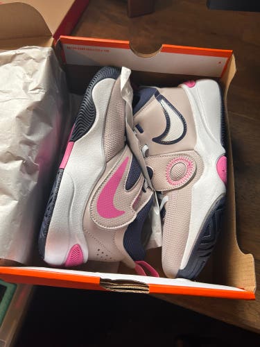 Kid's 4.5Y (Big Kids / Youth) Nike Shoes (New)