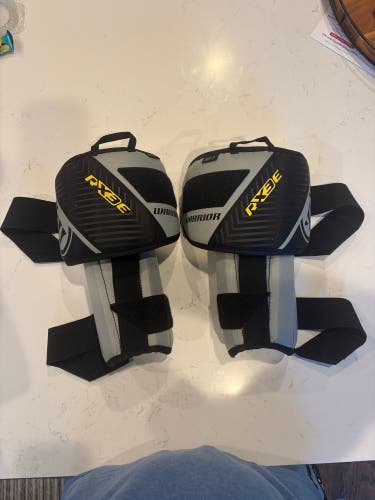 Warrior Ritual X3E (New) - Intermediate - knee pads