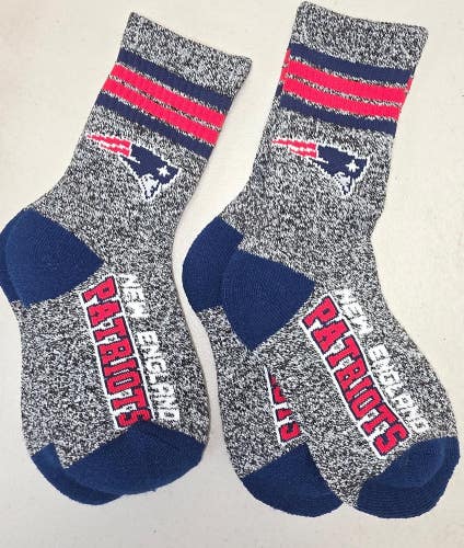 ST108 Youth NFL NEW ENGLAND PATRIOTS LOT of 2 Pair Socks NEW