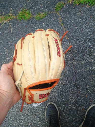 Wilson RH A2000 1787 Baseball Glove 11.75"