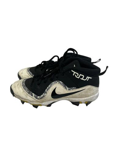 Used Nike TROUT BB/SB Cleats White And Black Junior 05.5 11692-S000156580
