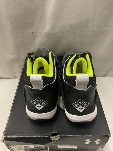 Used Under Armour Adult FB Cleats Black Senior 11.5 11490-S000276397