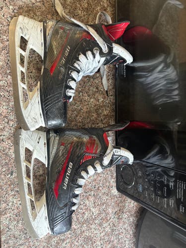 Black Bauer Hockey Skates 13 (Used)