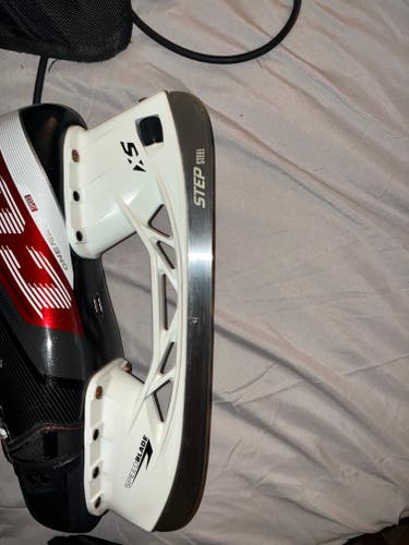 CCM JetSpeed FT4 Pro Hockey Skates Regular Width Pro Stock 9.5 (Used)