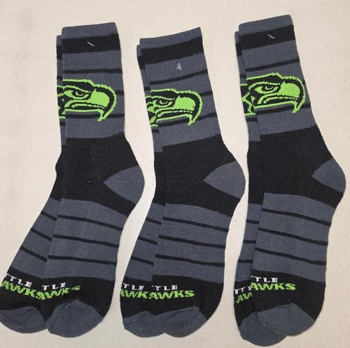 ST56 Mens NFL SEATTLE SEAHAWKS Lot of 3 Crew Socks LARGE NEW