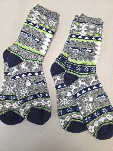 ST58 Mens NFL SEATTLE SEAHAWKS Lot of 2 Crew Socks LARGE NEW