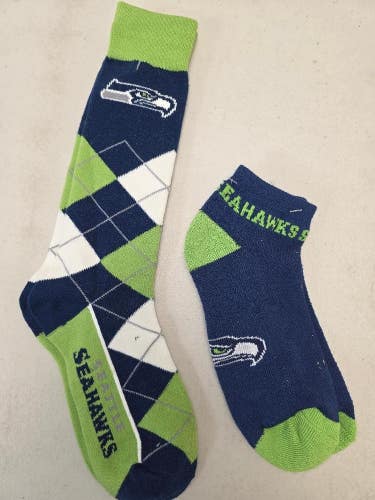ST59 Mens NFL SEATTLE SEAHAWKS Lot of 2 Crew Socks LARGE NEW