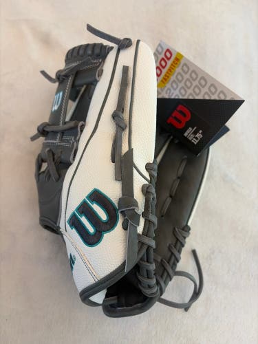 Wilson A2000 RH Baseball Glove 11.75" (New)