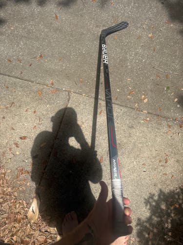 Senior Bauer Vapor Hyperlite Right Handed Hockey Stick P92 77 Flex (Used)