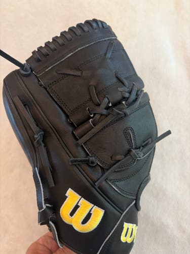 Wilson A2000 LH Pitcher's Baseball Glove 12" (New)