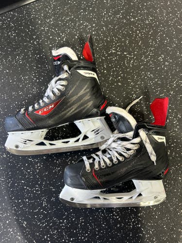 CCM RBZ Hockey Skates 8.5 (Used)