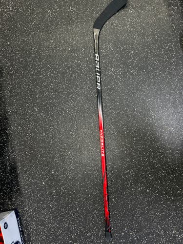 Intermediate Bauer Vapor Hyperlite 2 Right Handed Hockey Stick P92 55 Flex (Used)