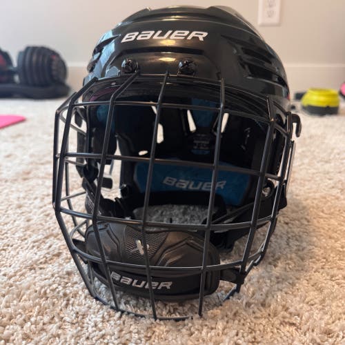 Small Bauer Re-Akt 65 Helmet (New)