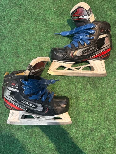 Junior Bauer Vapor X2.9 Hockey Goalie Skates (Extra Wide) Size 1.5 (Used)