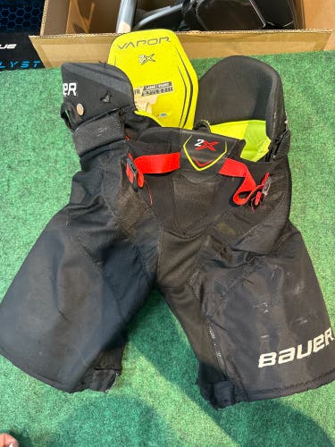 Black Bauer Vapor 2X Hockey Pants (Used) | Junior Large