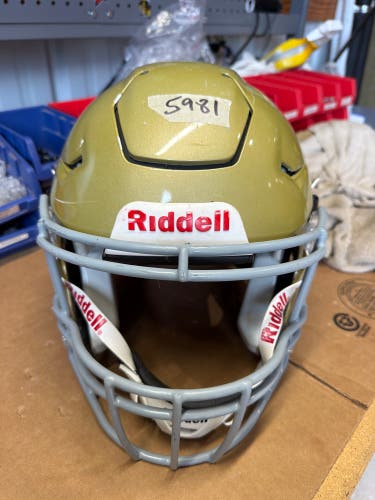 USED RIDDELL FLEX ADULT HELMET - MEDIUM - VEGAS GOLD