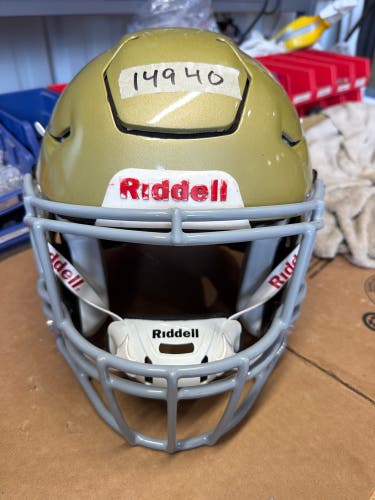USED RIDDELL FLEX ADULT HELMET - MEDIUM - VEGAS GOLD