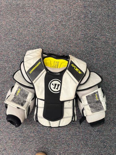 Warrior Ritual RX3 E Goalie Chest Protector (Used) | Junior Small / Medium