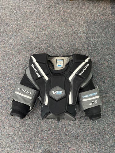 Vaughn Velocity V9 Goalie Chest Protector (Used) | Junior Small/Medium