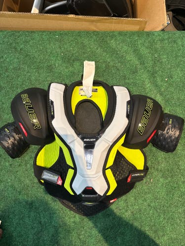 Bauer Vapor Hyperlite Shoulder Pads (Used) | Junior Small