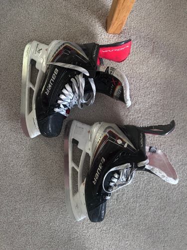 Black/Gray 2025 Bauer Vapor Flypro Hockey Skates 6 (Used)