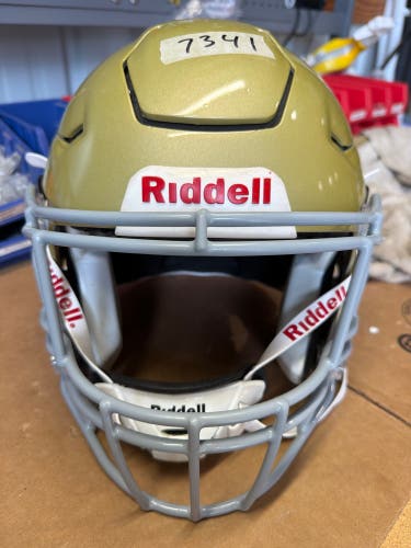 USED RIDDELL FLEX ADULT HELMET - MEDIUM - VEGAS GOLD