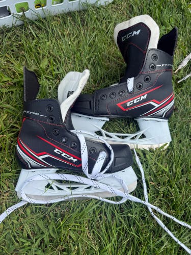 2017 CCM JetSpeed FT340 Hockey Skates Size 1 (New)