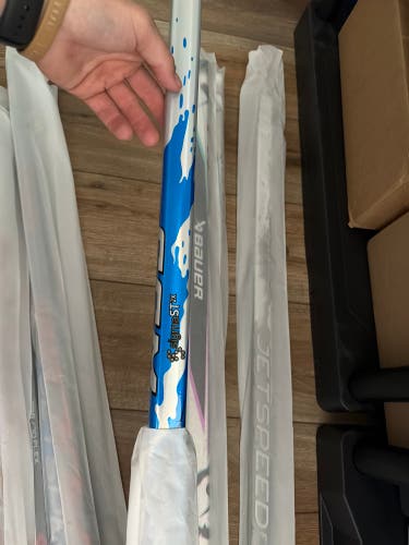 Senior Bauer Vapor Flylite Right Handed Hockey Stick 77 Flex (Used)