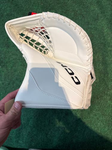 White Senior CCM EFlex 6.9 Goalie Glove Regular (New)