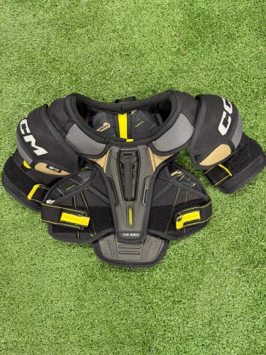 CCM AS580 Shoulder Pads | Junior Small