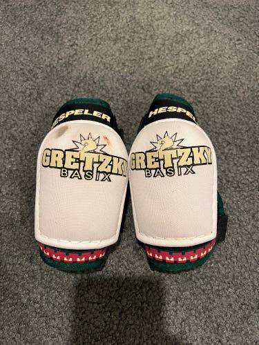 Youth Small Hespeler Elbow Pads (Used)