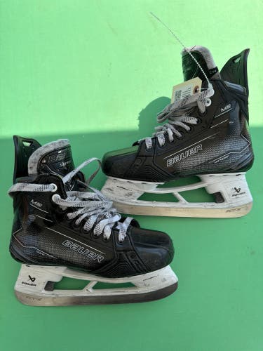 Intermediate Bauer Supreme M50 Pro Hockey Skates Size 5 (Used)