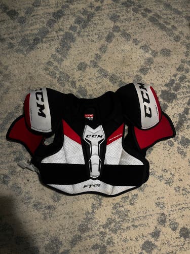 Large Senior CCM JetSpeed FT475 Shoulder Pads