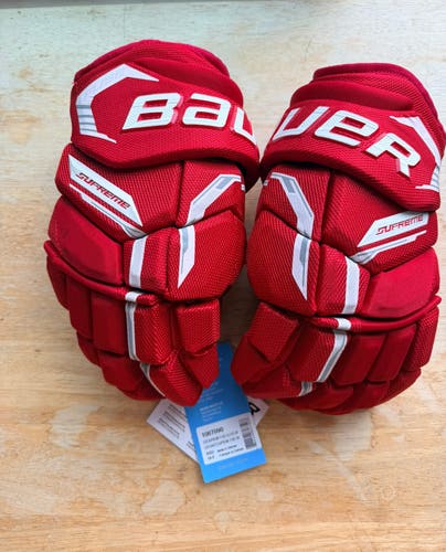 Bauer Supreme Fuse Red Gloves 14" (New)