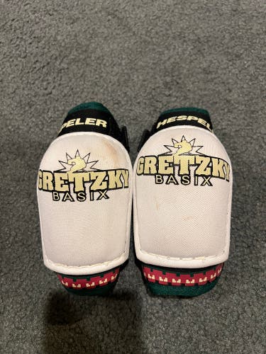 Junior Medium Hespeler Elbow Pads (Used)