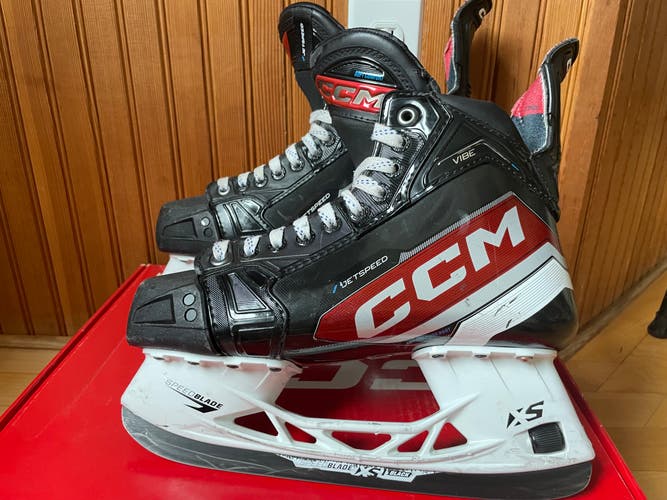 CCM Jetspeed Vibe Hockey Skates Size 6.5 Wide Width (Used)
