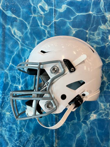 Youth Medium Riddell SpeedFlex Helmet (Used)