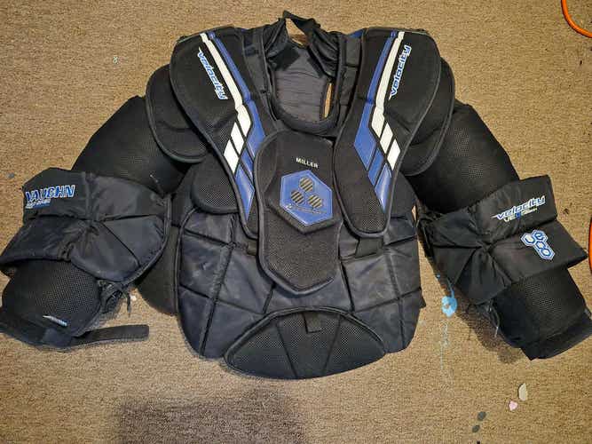 XL Vaughn Velocity V8 Pro Carbon Goalie Chest Protector (Used)