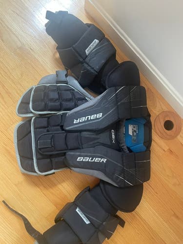 Small / Medium 2023 Bauer GSX Goalie Chest Protector (Used)