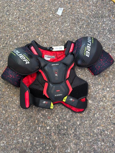 Medium Senior Bauer Vapor 3X Shoulder Pads (Used)