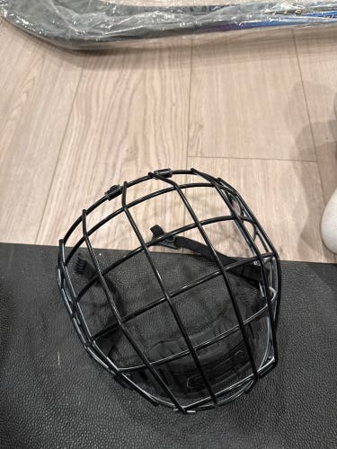 Medium CCM FM580 Full Cage (Used)